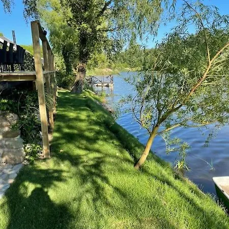 Hyggelig Sommerhus. Med Udsigt, Til Vand Fra Senge Hébergement de vacances *